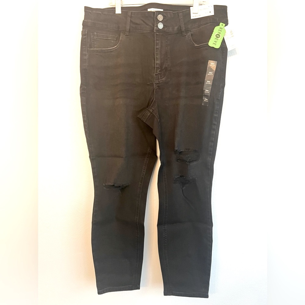 Maurices Edgy Black High Rise Ripped Ankle Jegging